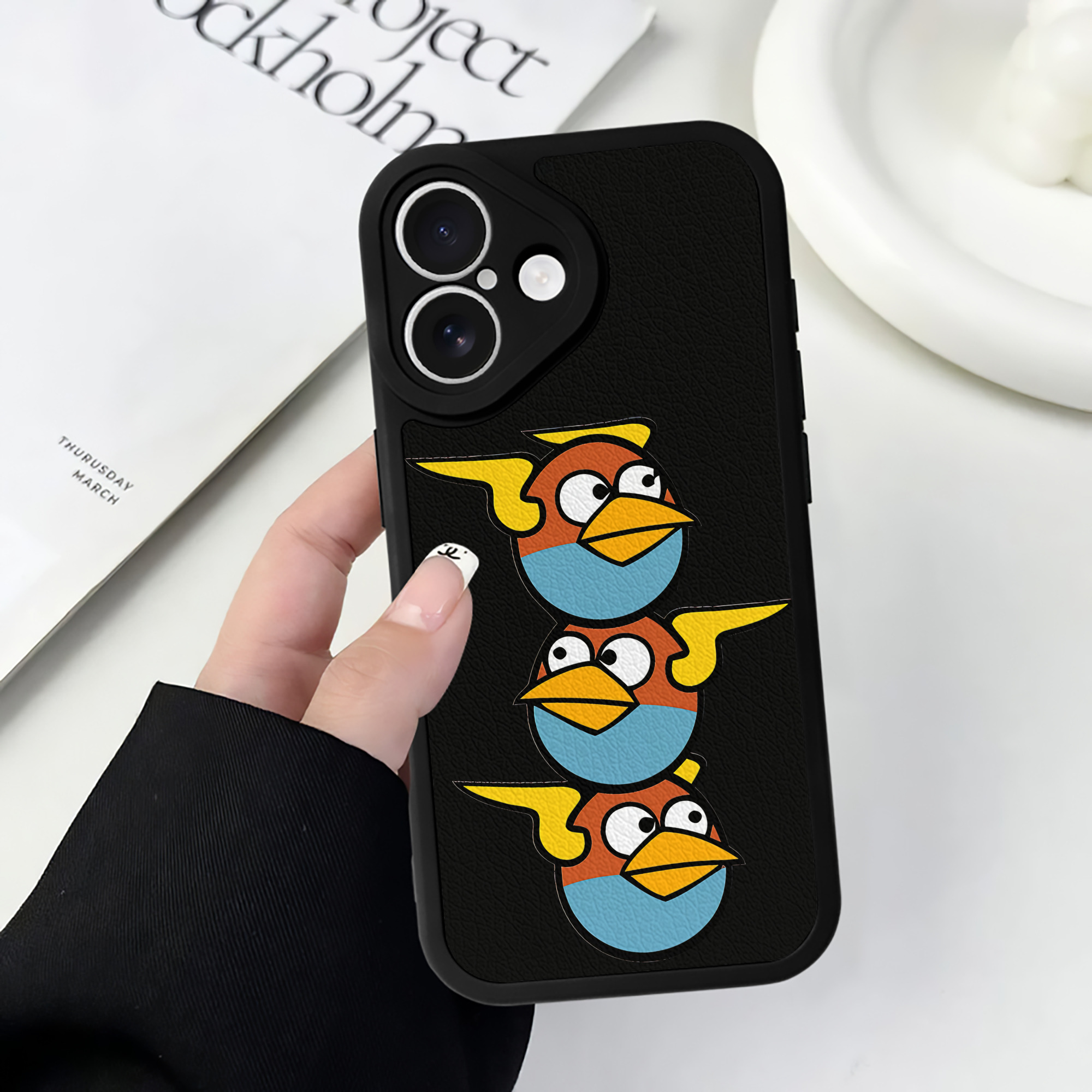 （画像用） Angry Birds アングリーバード 【iPhone 16シリーズ対応】シリコンスマホケース（レザー調） 材質：シリコン